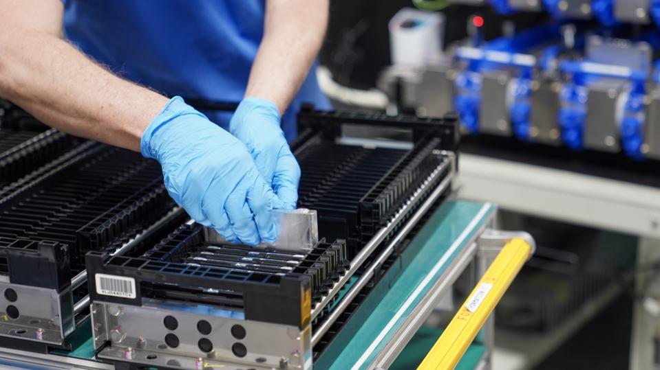 Toyota Buka Pabrik Baterai di AS untuk Kendaraan Hibrida dan Listrik Masa Depan