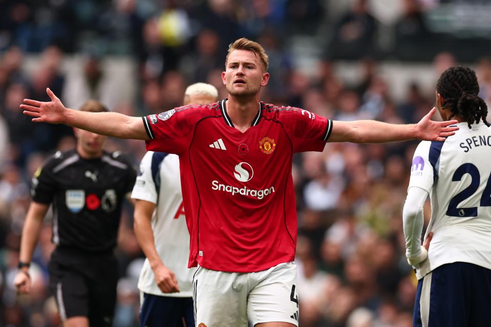 Tottenham Hotspur v Manchester United - Premier League