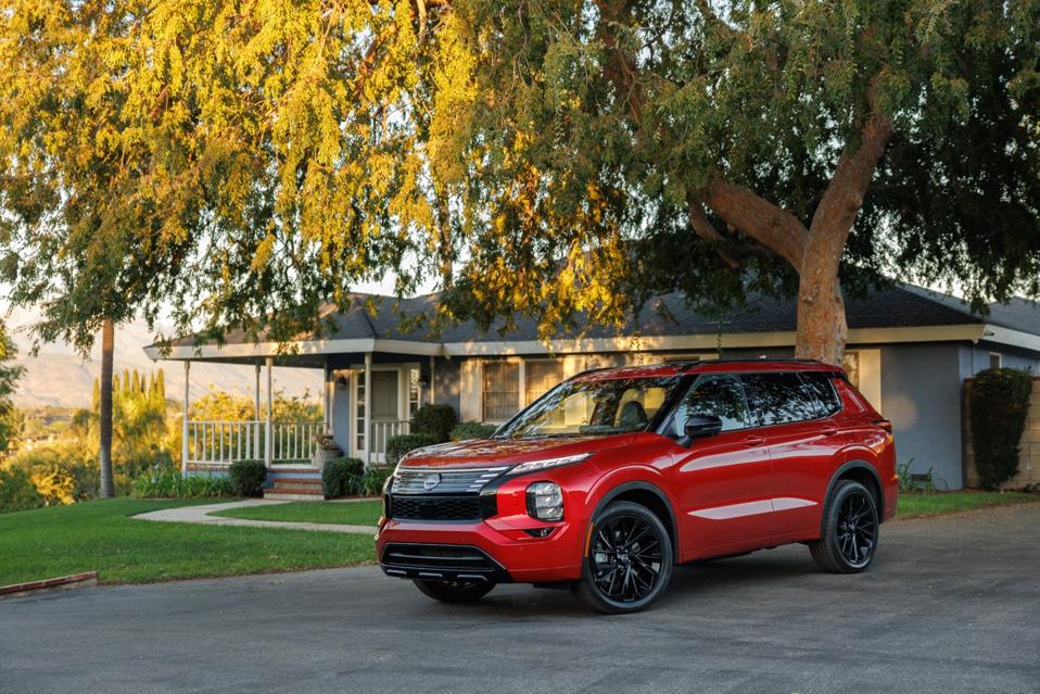 2026 Nissan Rogue PHEV Is A Re-Grilled Mitsubishi