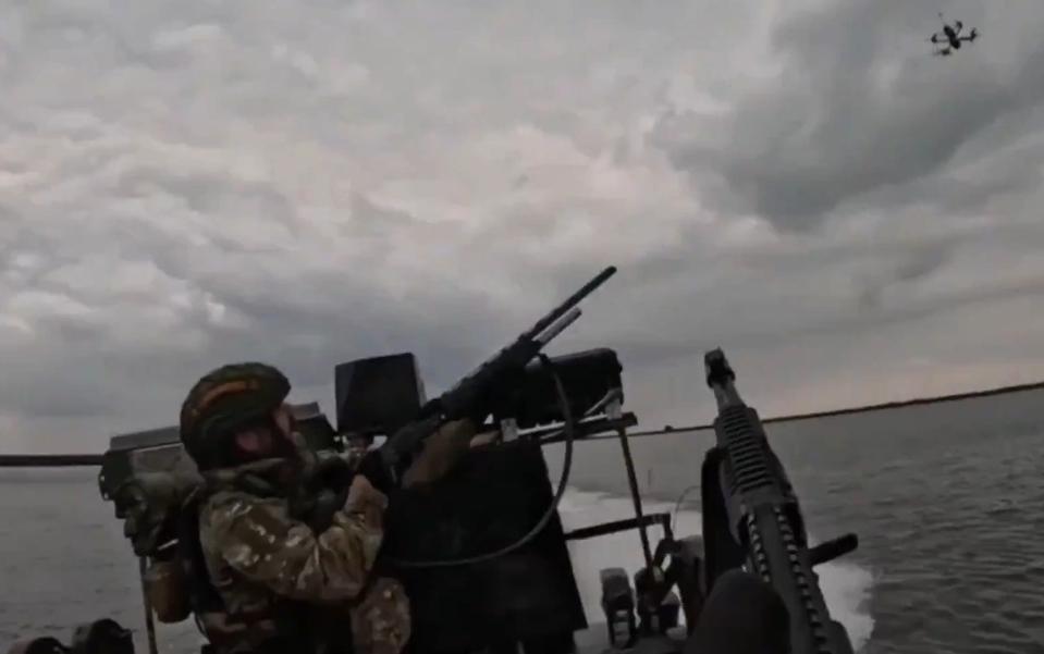 Senapan Shotgun Vs Drone FPV: Pertahanan Tangguh di Sungai Dnipro