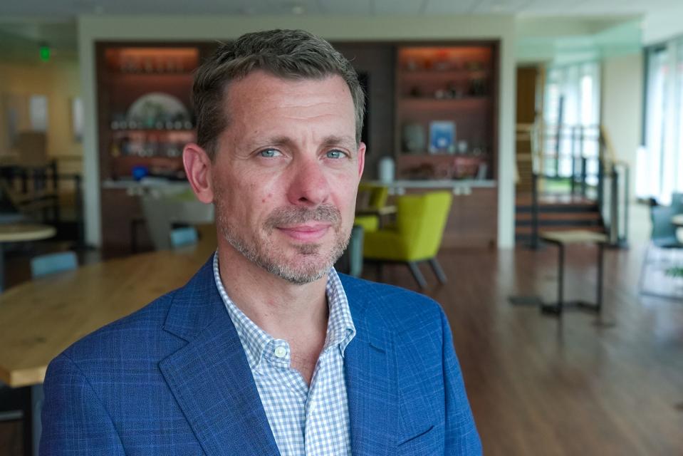 AI Mengubah Cara Farmasi Berinteraksi dengan Pasien dan Dokter