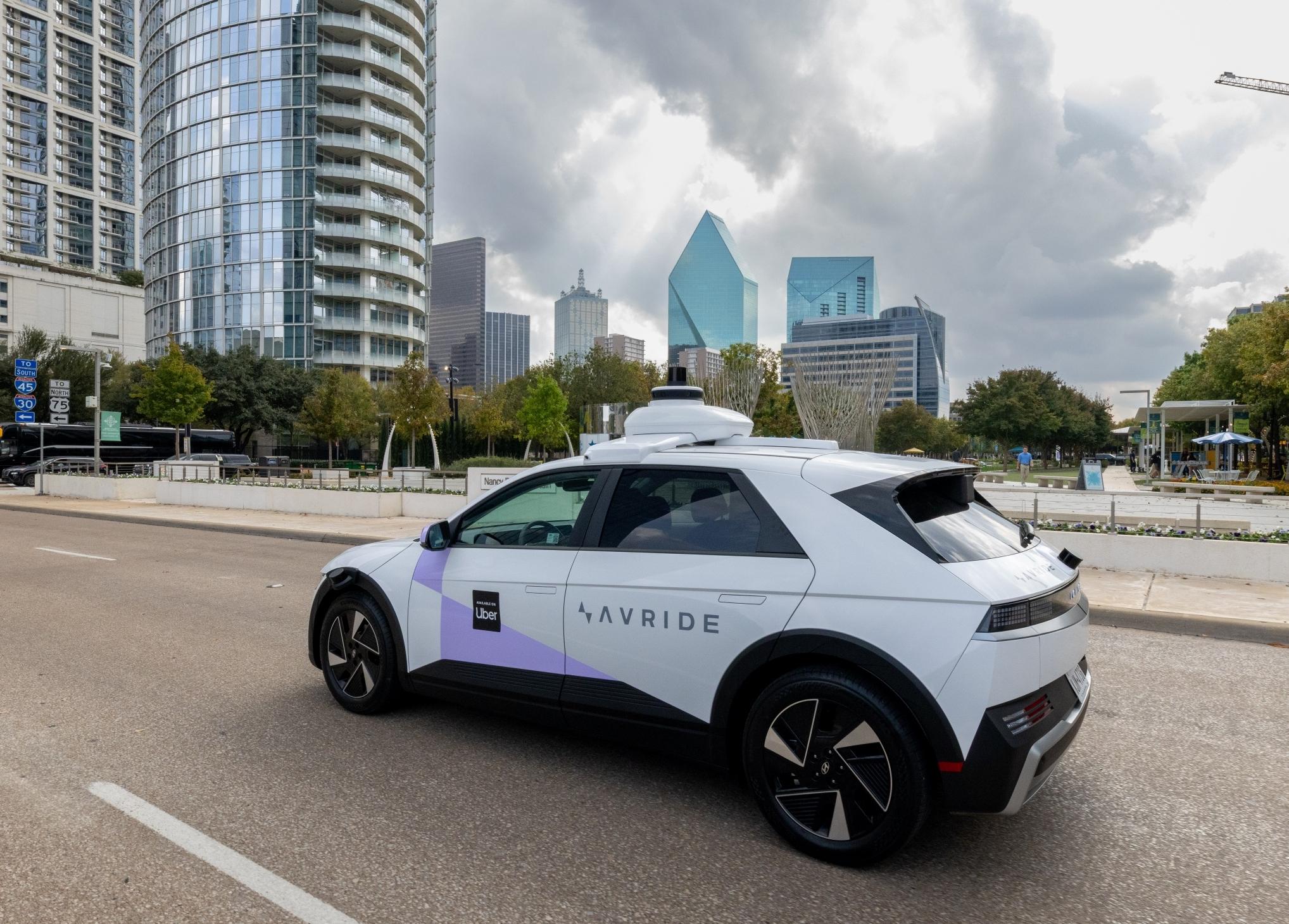 Uber Luncurkan Robotaksi Otonom di Dallas, Tantang Industri Transportasi Masa Depan