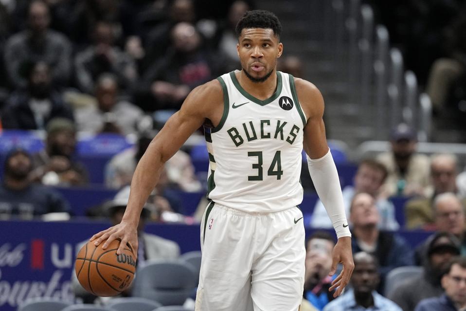 8 Trade Landing Spots For Milwaukee Bucks' Giannis Antetokounmpo
