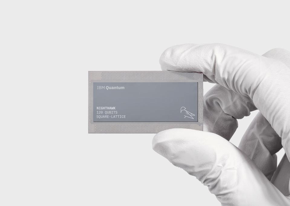 IBM Targetkan Quantum Advantage 2026 Lewat Prosesor Nighthawk dan Loon