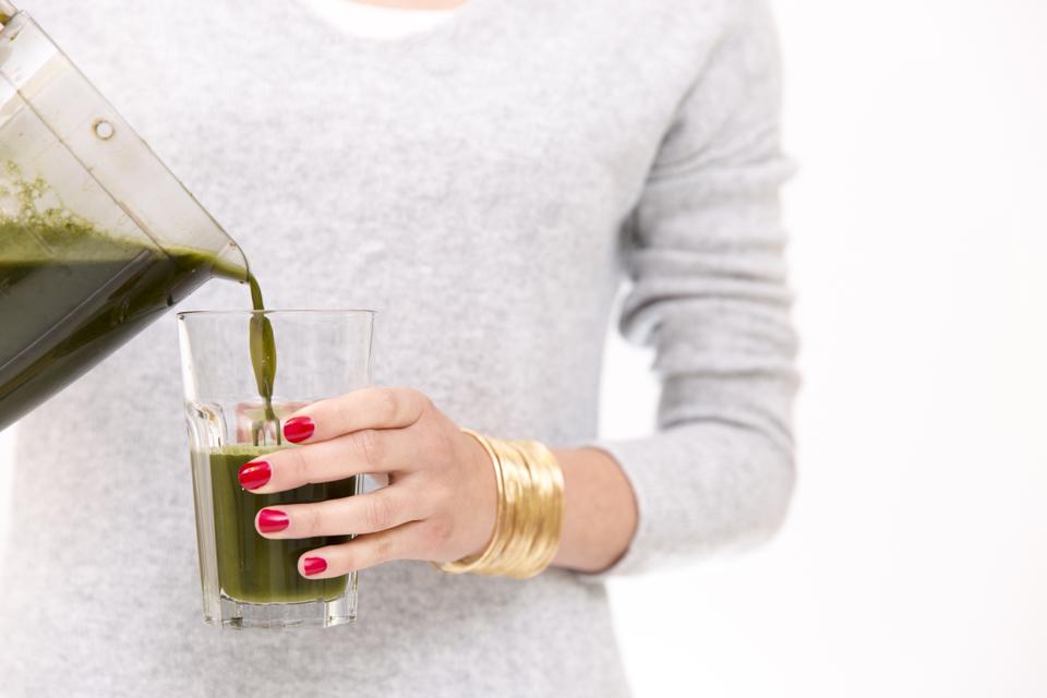 Is Chlorophyll Water Worth The Hype Here S What The Experts Say