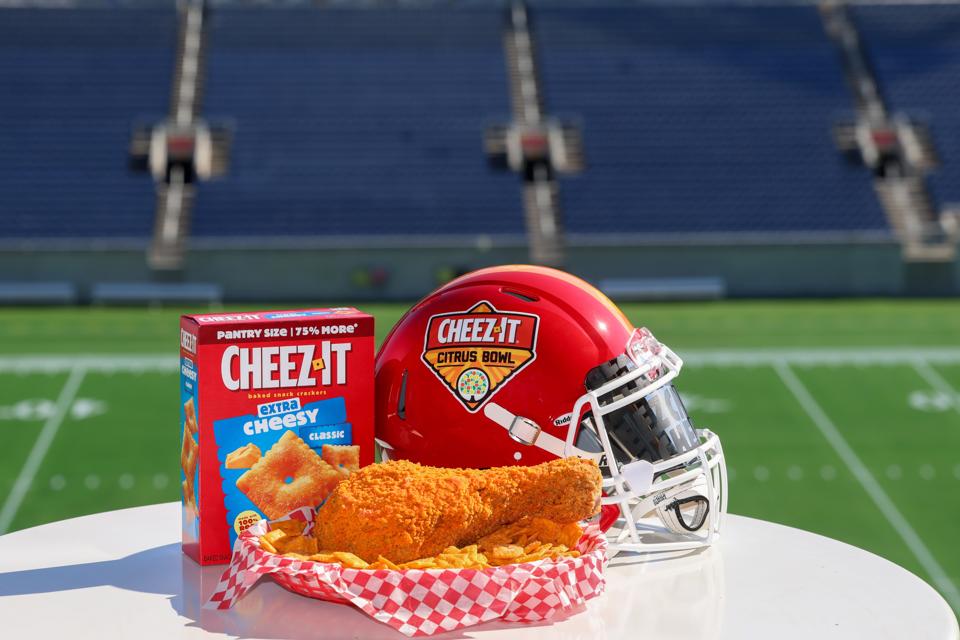 ★３枚セット★チトセ chitose チュニック　エンジ×ゴールド Cheez-It Embracing Stadium Experience For Unique Fan Engagement