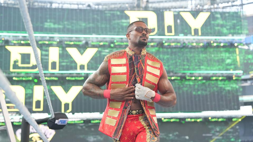 Rahasia Pria Bertopeng WWE: Siapa Sebenarnya di Balik Topeng Misterius?