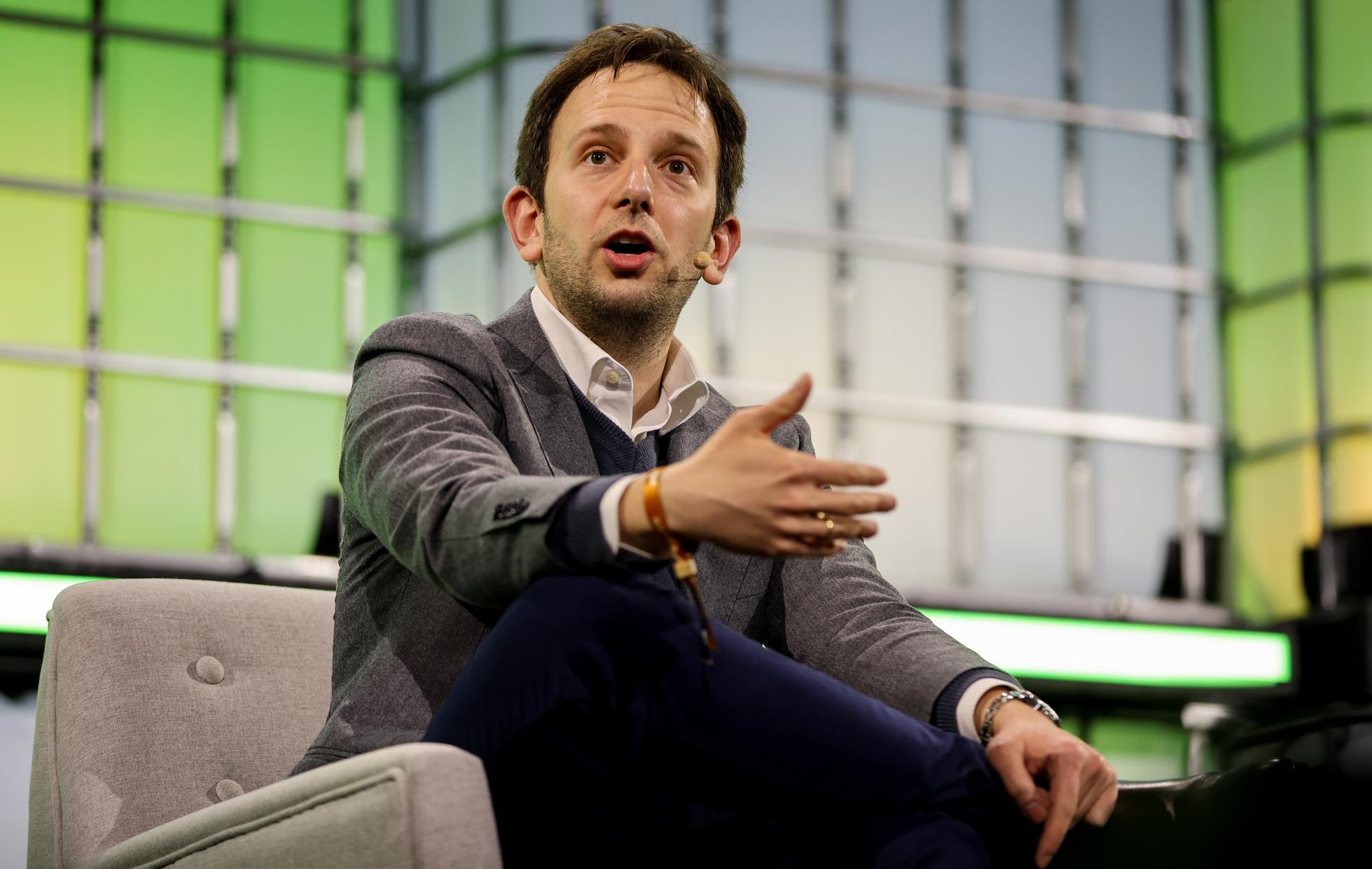 PolyAI Raih Pendanaan Rp 1.41 triliun ($86 Juta) dengan Valuasi Rp 12.33 triliun ($750 Juta) untuk AI Suara