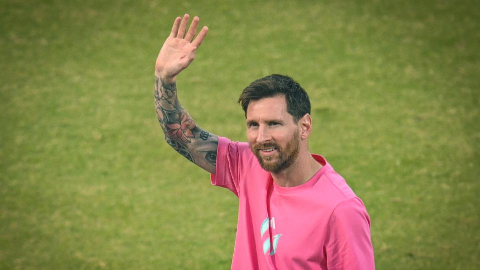 GOAT Tour Of India Lionel Messi Felicitated At Arun Jaitley Stadium Delhi