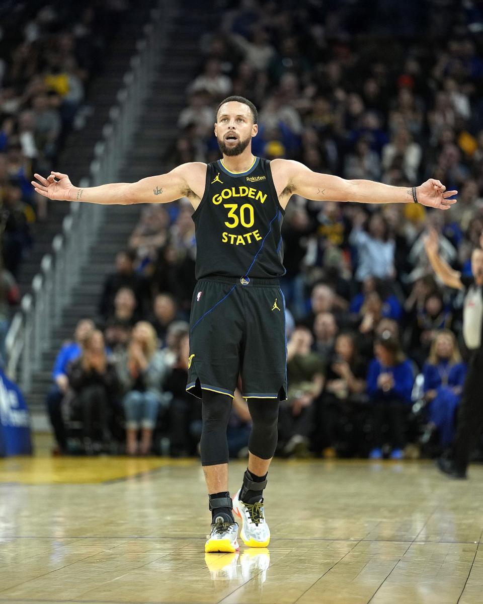 Golden State Warriors guard Stephen Curry after making a 3 in a 2025 game vs. the Suns.