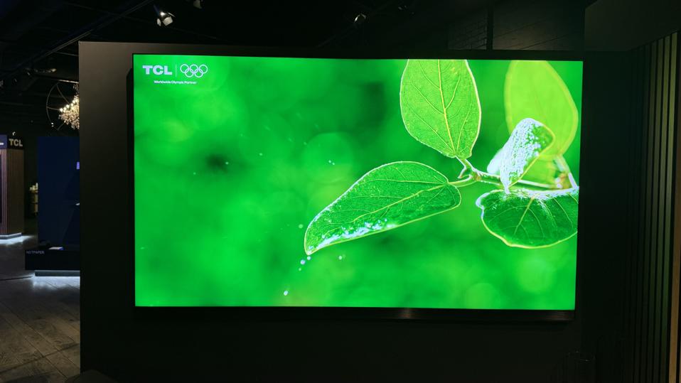 TCL Tampil Beda di CES 2026 dengan TV Super Quantum Dot MiniLED Premium