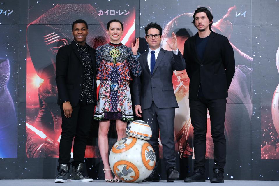 Mundur dari Lucasfilm, Kennedy Digantikan Filoni dan Brennan: Masa Depan Star Wars