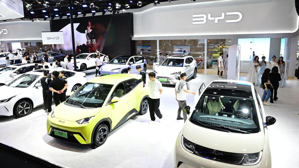 Kanada dan China Turunkan Tarif untuk Tarik EV dan Produk Pangan Berkualitas