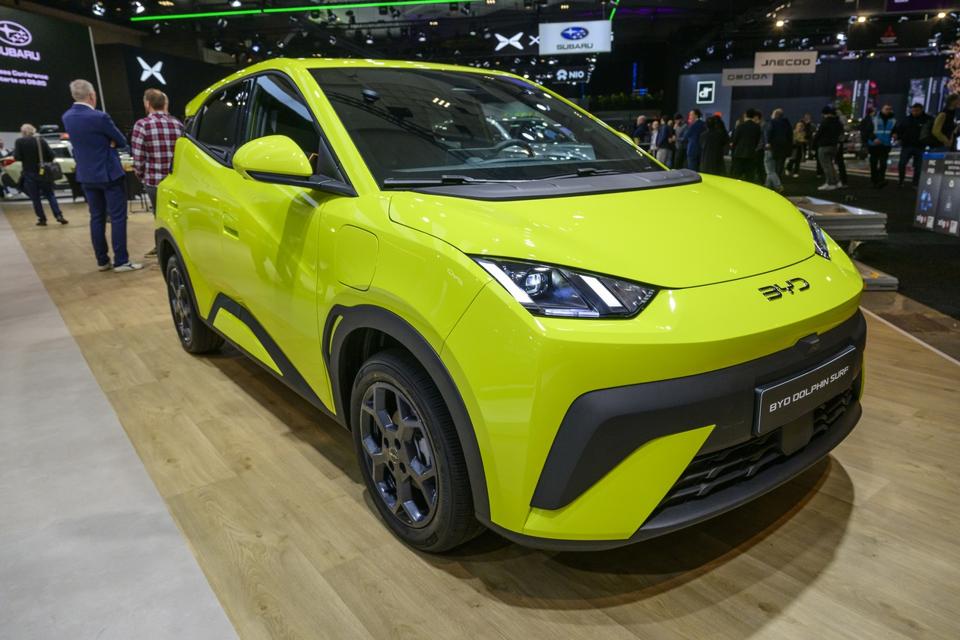 Pasar Mobil China di Eropa Diprediksi Capai 15% Pada 2035 Meski Dihadang Tarif