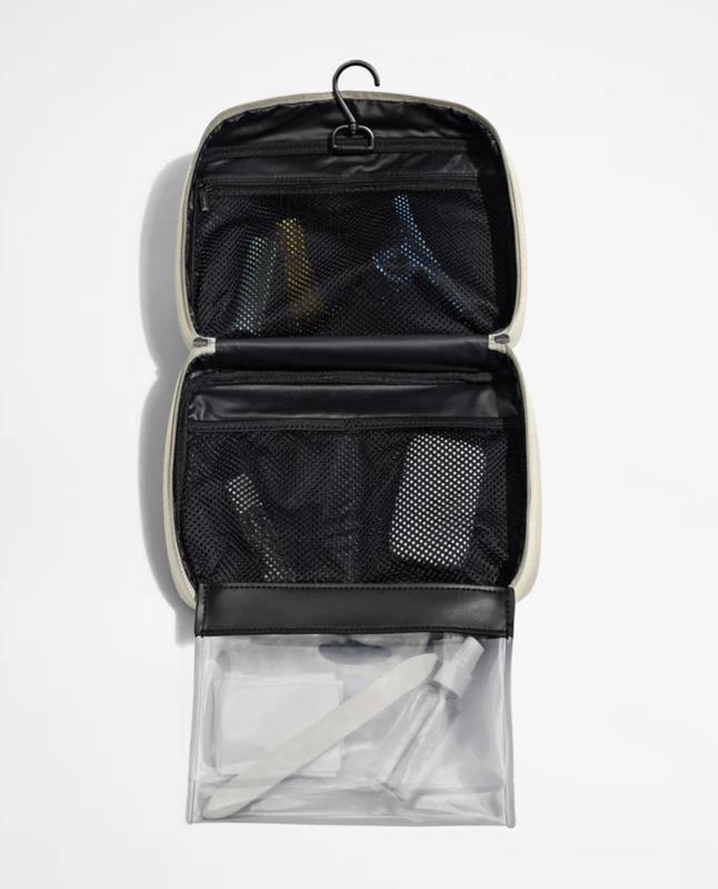 Best Travel Makeup Bags 2026 - Forbes Vetted Best Travel Makeup Bags 2026 - Forbes Vetted