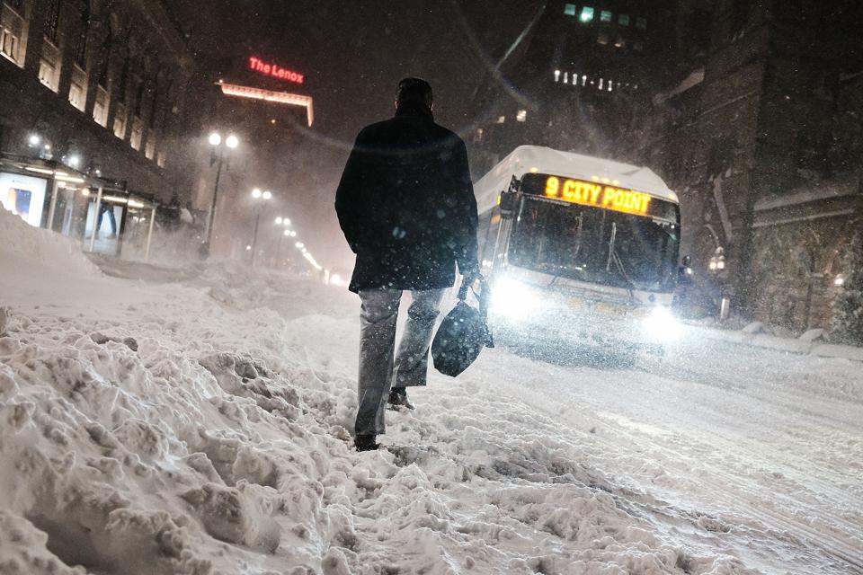 Menghadapi Kekuatan Alam: Pelajaran dari Badai dan Iklim yang Berubah