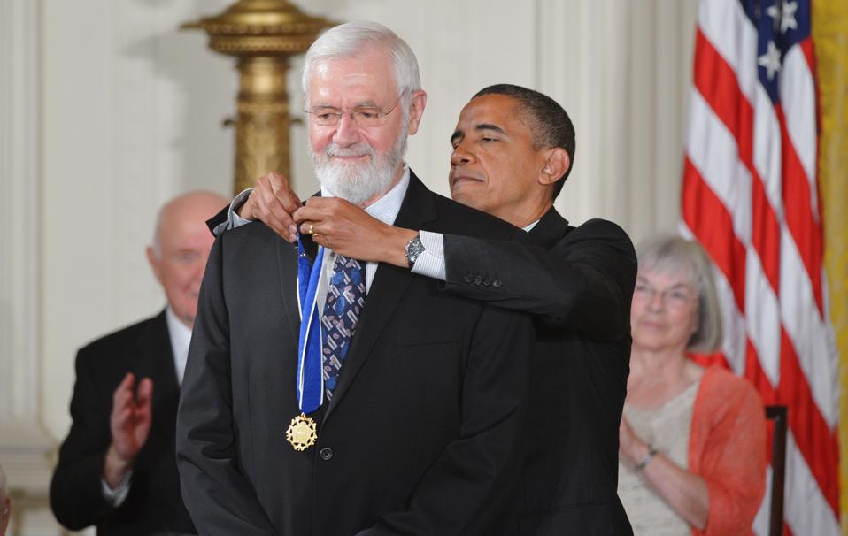 Dr. William Foege, Pahlawan Kesehatan Global di Balik Kemenangan Atas Cacar