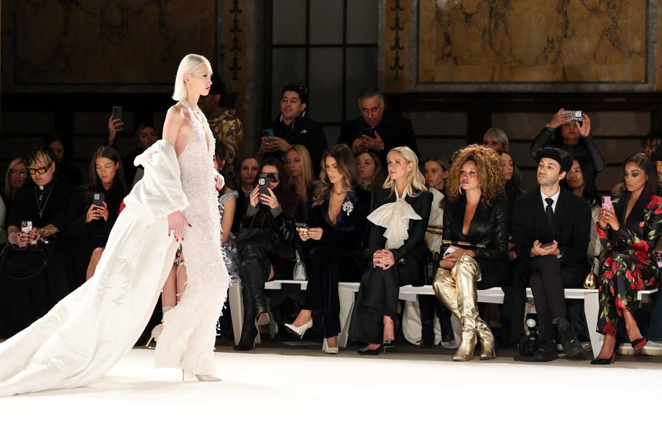 Pamella Roland Serves Winter Glamour At New York Fashion Week