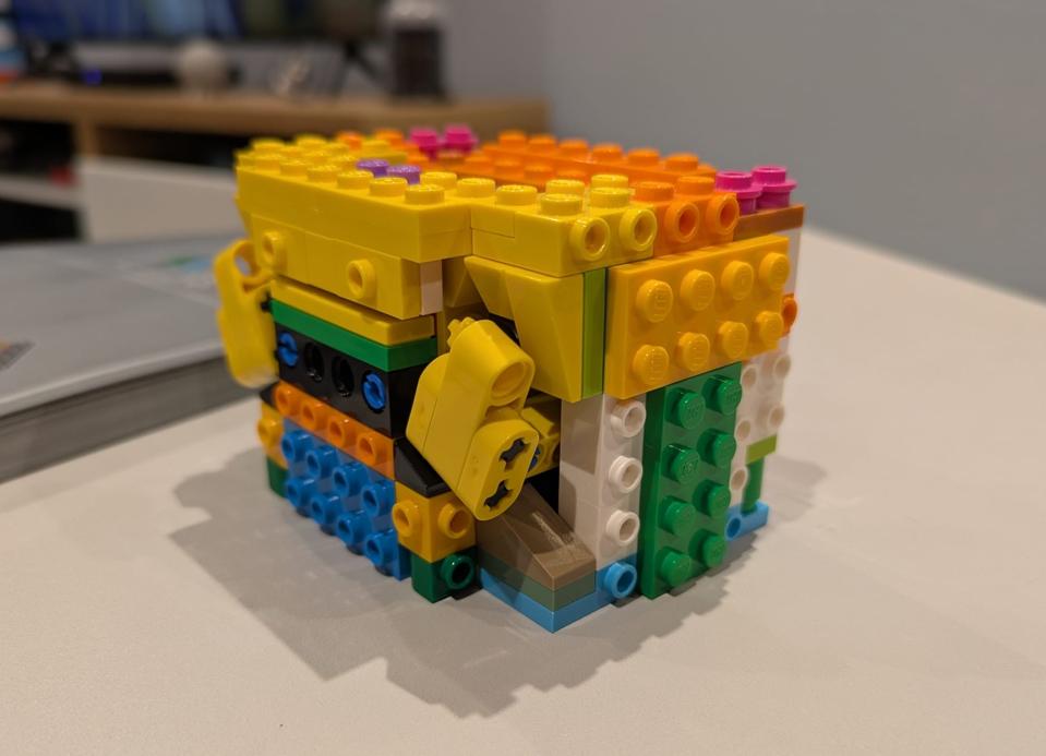 Kenapa Set LEGO Pikachu Setelah 30 Tahun Kemitraan Justru Mengecewakan Fans?