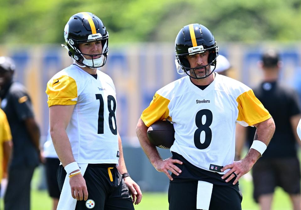 Why Aaron Rodgers Believes In Steelers QB Will Howard