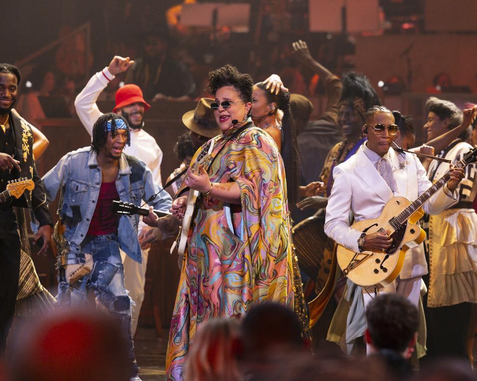 Raphael Saadiq (right) performs at the Oscars wearing an Audemars Piguet watch