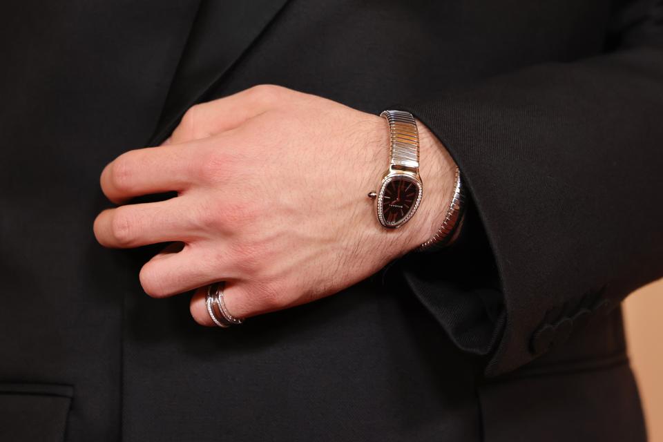 Hudson Williams wearing the Bulgari Serpenti Seduttori Ref. 103145 in 18k rose gold