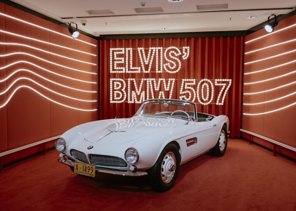 BMW Strikes Back at Tesla With Longer-Range EVs