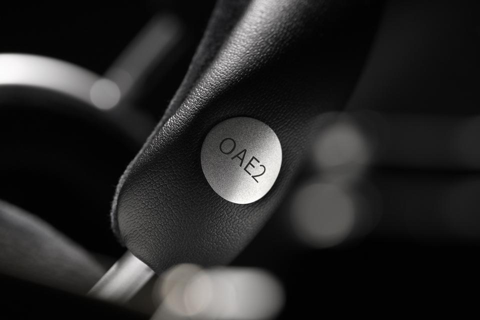 Kembalinya Headphone Kabel dengan Desain Revolusioner oleh Axel Grell