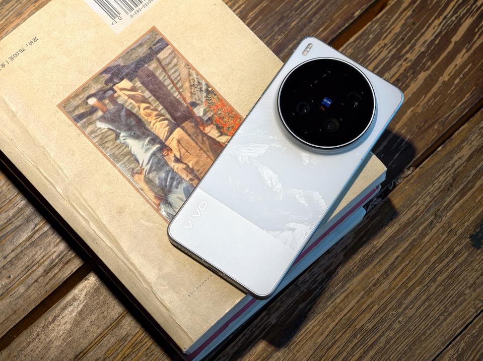 Vivo X300 Ultra Review: Best Camera Phone Right Now, But Major