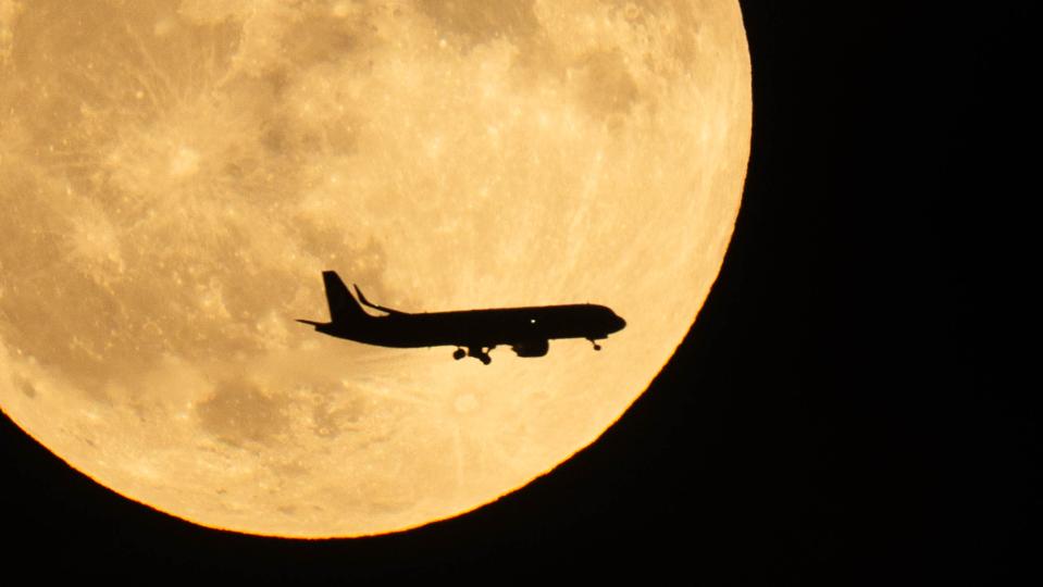 Fenomena Langka Flower Moon dan Blue Moon Siap Menghiasi Langit Mei 2026