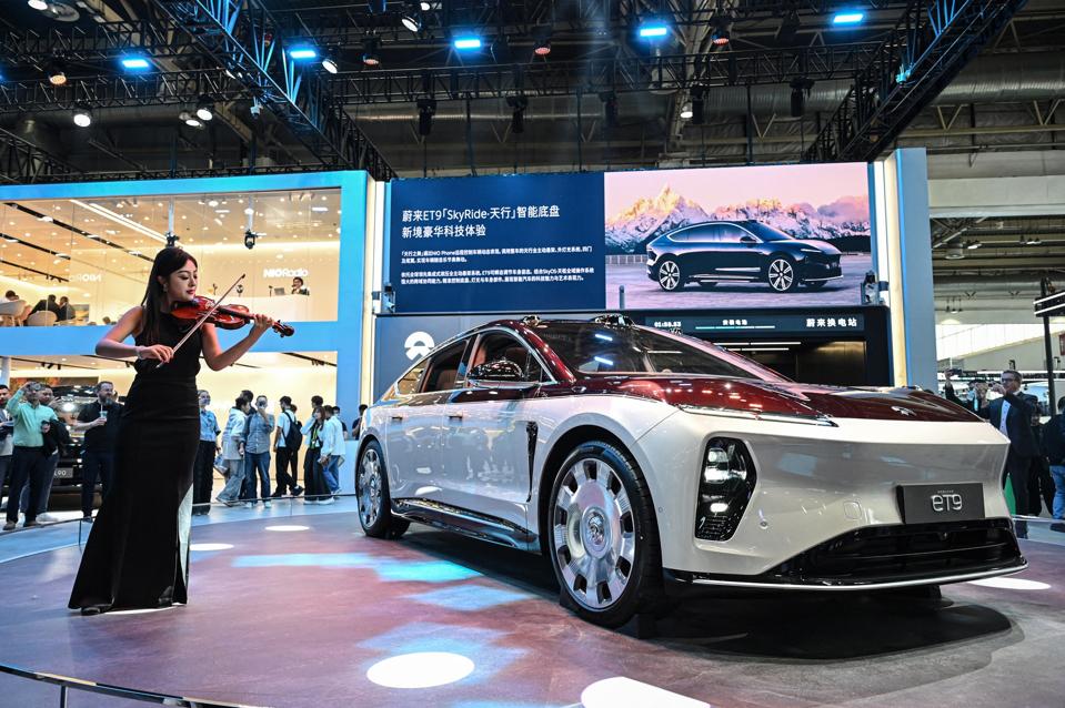 Industri Otomotif China Melaju ke Pasar Global dengan Teknologi Canggih dan Mobil Mewah