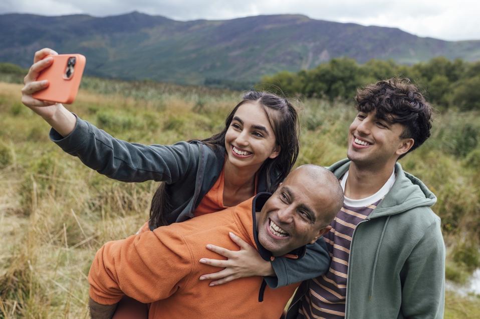20 Expert-Backed Tips To Make Your Family Vacation Even Better