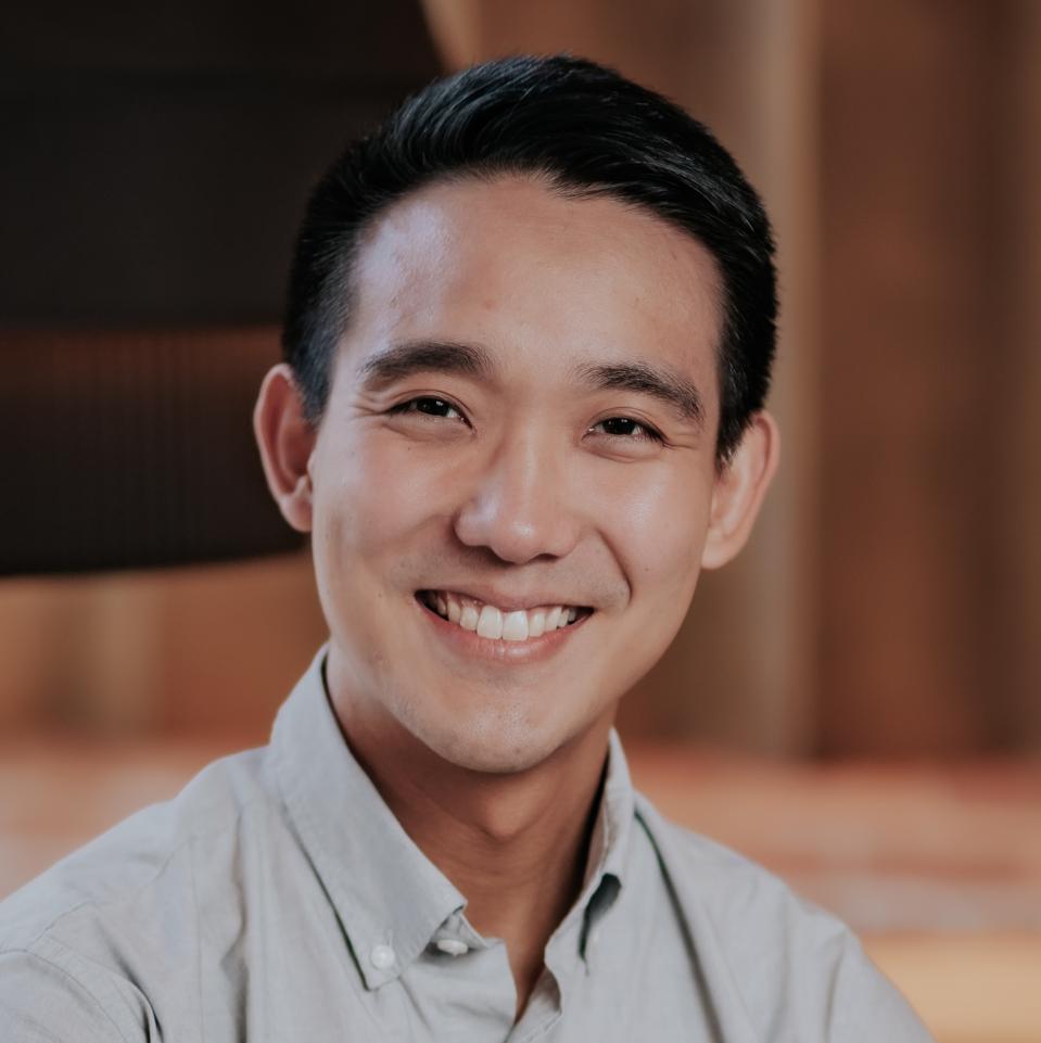 Eric Ho Headshot
