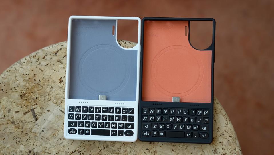 Ikko MindOne Pro With Keyboard Is A Fun, Useful Second Phone