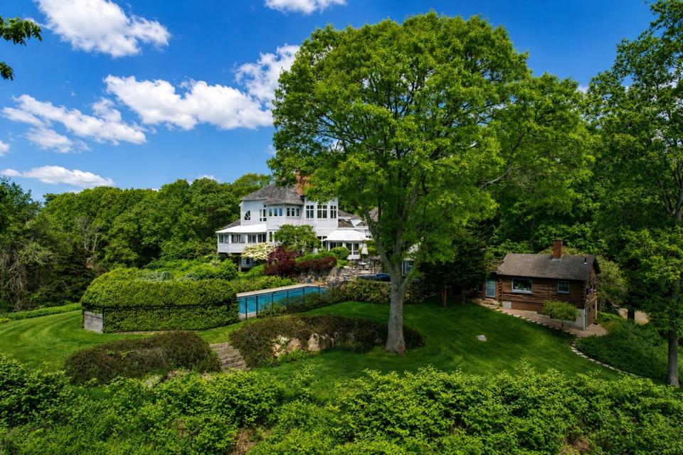 Inside An $18.8 Million Home In Rhode Island’s Most Coveted Coastal Community