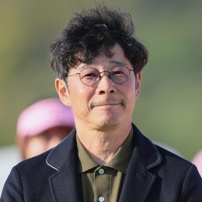 Yusaku Maezawa profile photo