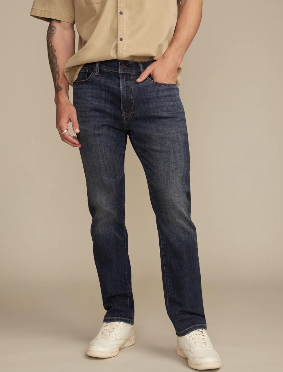 adriano goldschmied stilt cigarette jeans AG Women's The Leg Size 27 Regular 27R Zipper fly and button closure AG Jeans Prima Mid-Rise Cigarette