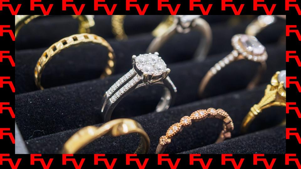 How To Find The Right Jewelry Metal For You, According To Experts