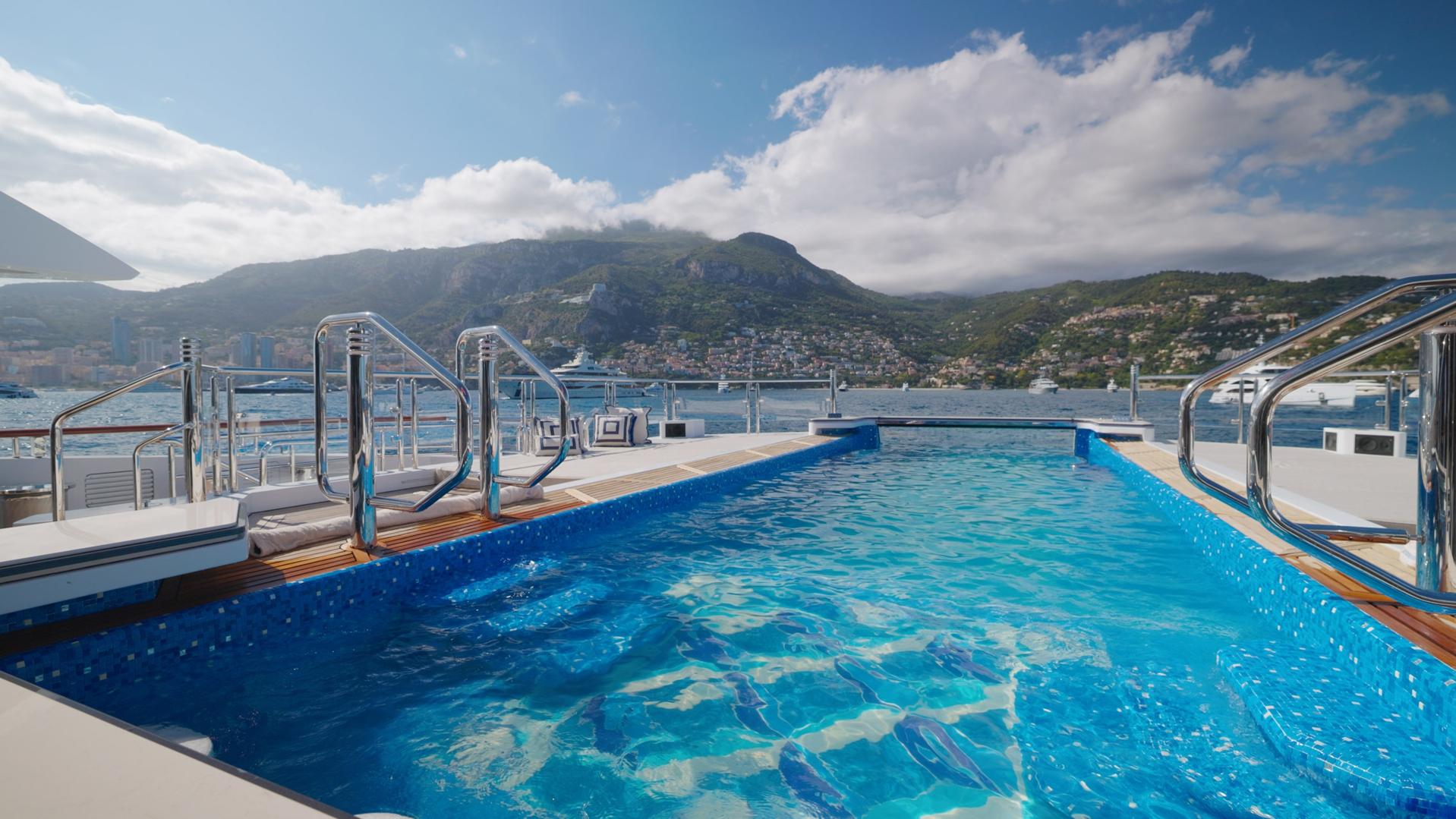 Photo of the pool, Yacht Amadea