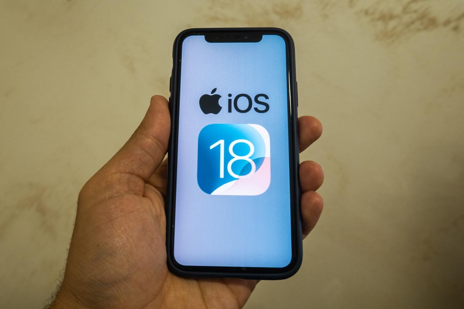 Apple's iPhone 18 Production Runs Into A Mounting DRAM Shortage