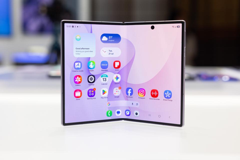 iPhone Fold Price: Apple Expert Warns Of Hidden $1155 Extra Cost