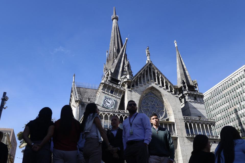 TOPSHOT-COLOMBIA-EARTHQUAKE Damages Catholic Cathedral