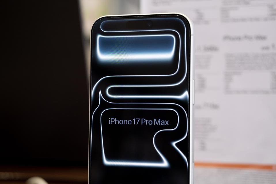 IPhone 17 Pro Max Price Slashed Worldwide Before IPhone 18 Launch