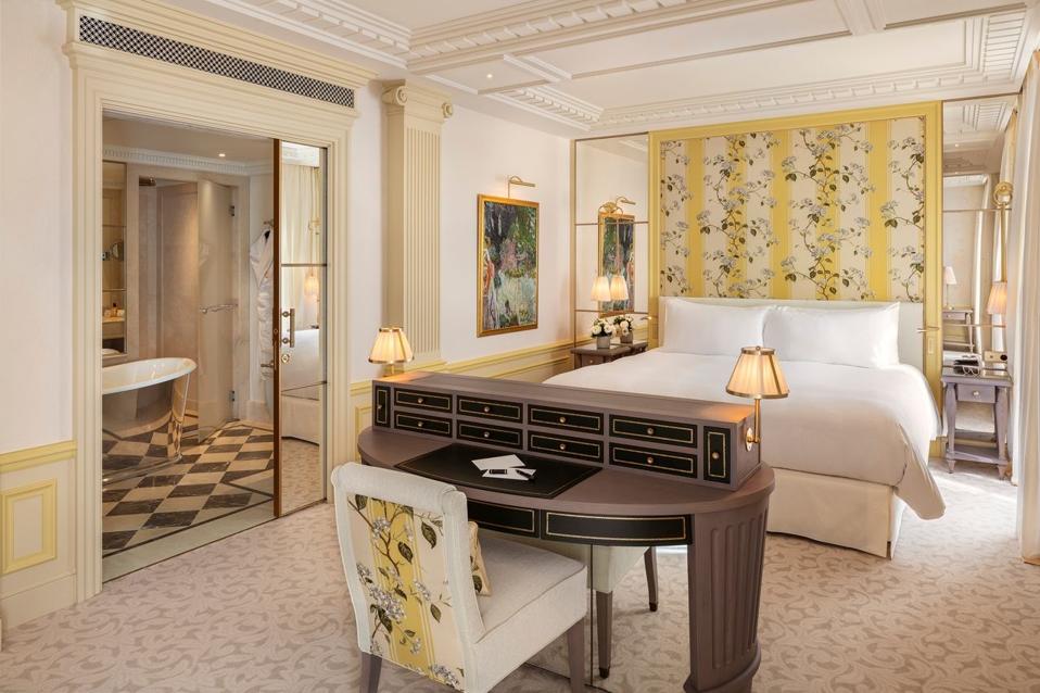 guest room in yellow
