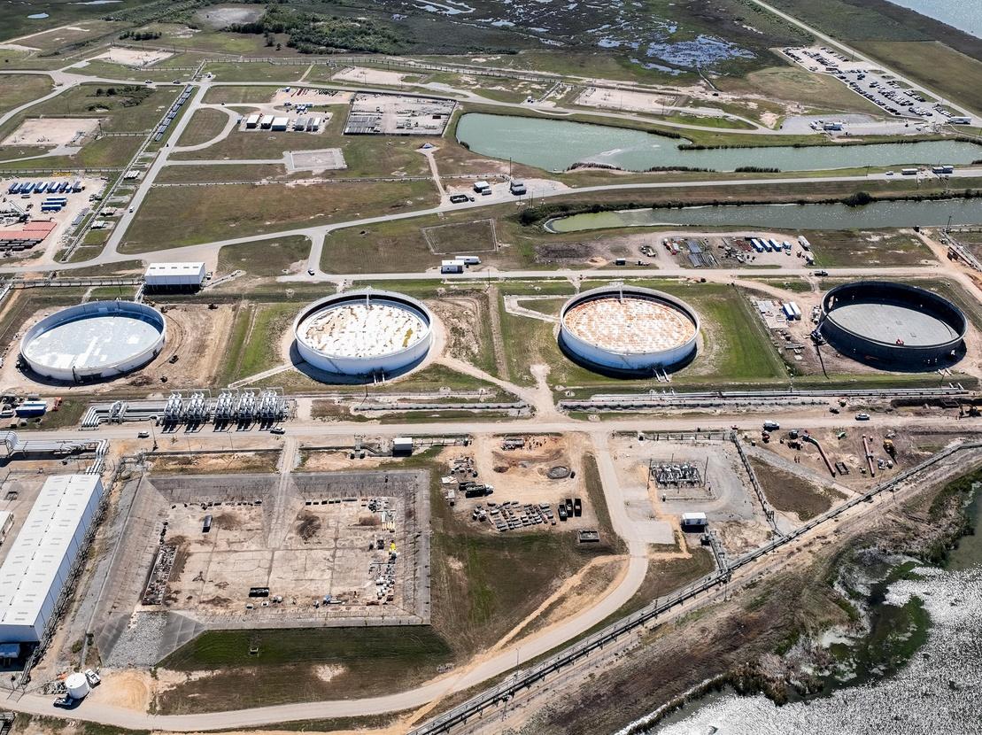 No, The U.S. Does Not Have Only 14 Days Of Oil Left