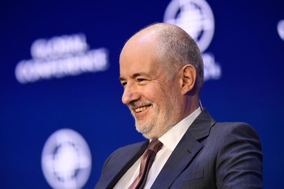 We Can Buy This 12% Monthly PIMCO Payer For Less Than The CEO