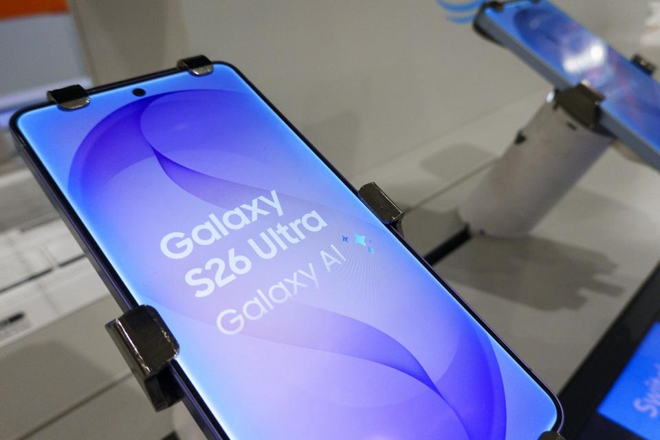 Samsung Releases A Cheaper Galaxy S26 Ultra Before iPhone 18 Launch