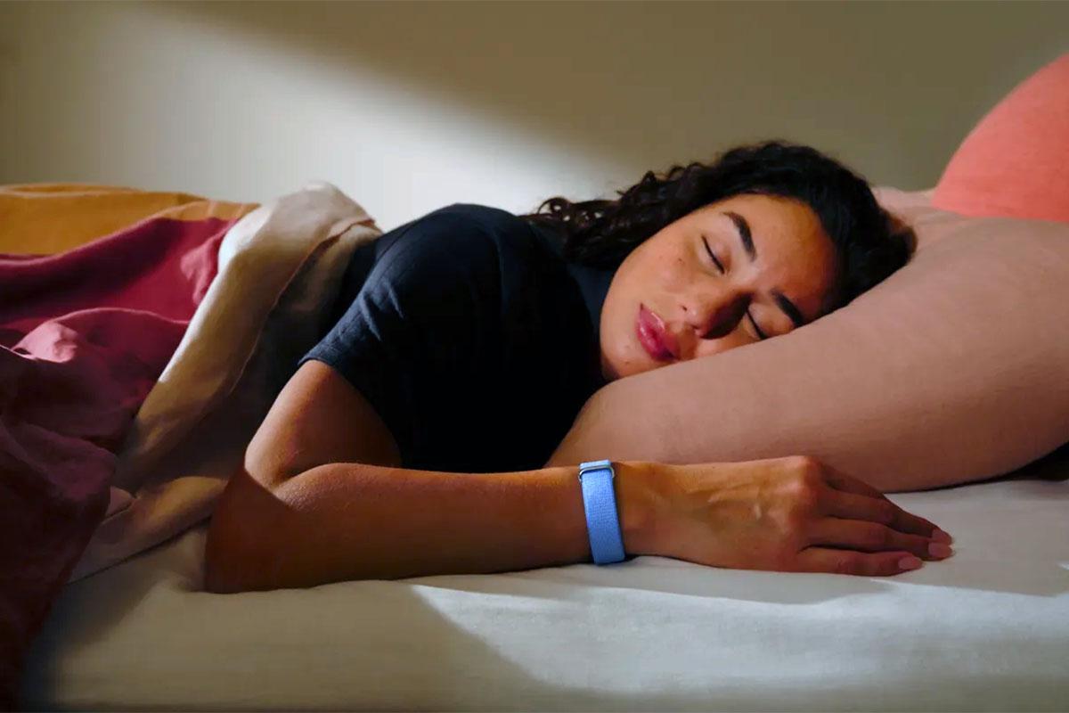Your Fitbit Air Or Apple Watch May Lie About How You Sleep