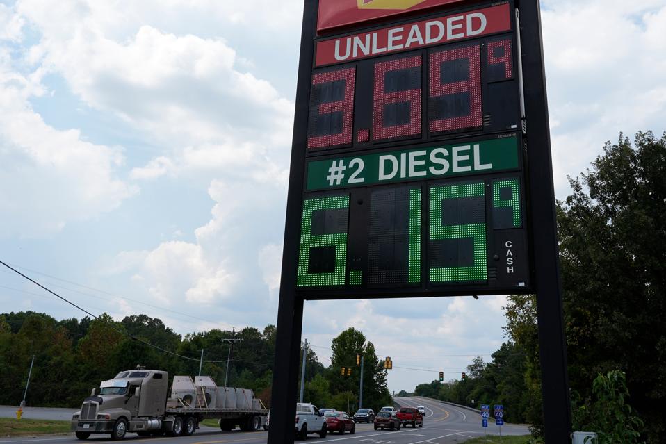 Diesel Prices Cross $6 For The First Time—Heigtening Inflation Concerns