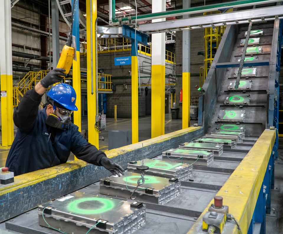 Turning Old Batteries Into New Refined Lithium